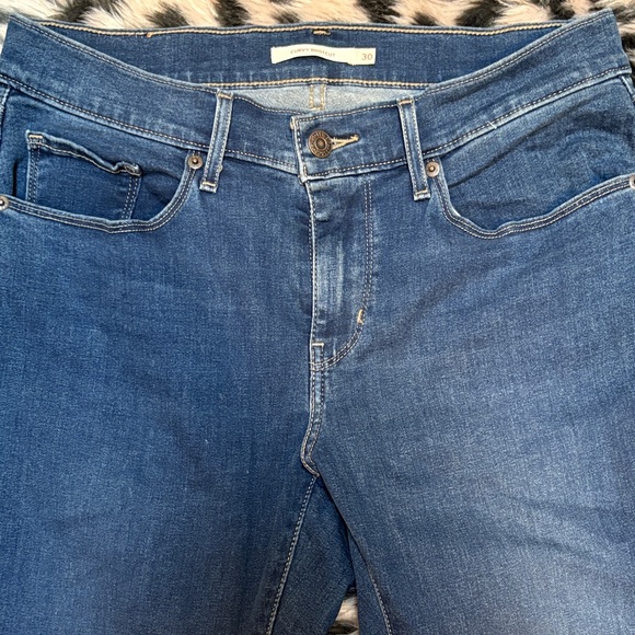 Levi's Red Tab Classic Indigo Curvy Bootcut Jeans - Picture 2 of 7